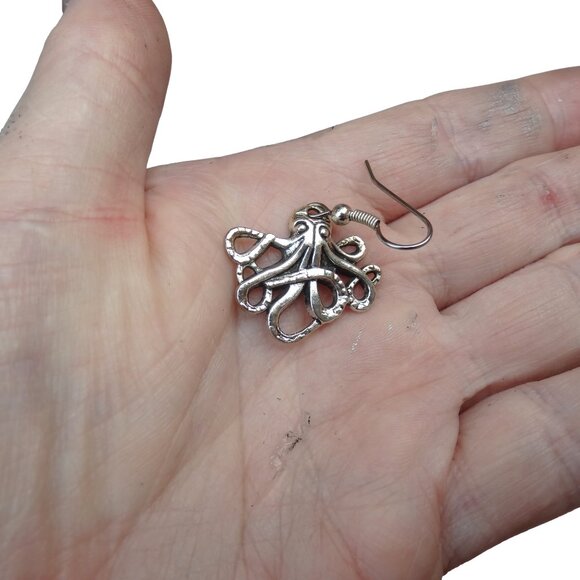 Octopus Earrings or Cuthulu 4055 - Picture 5 of 5